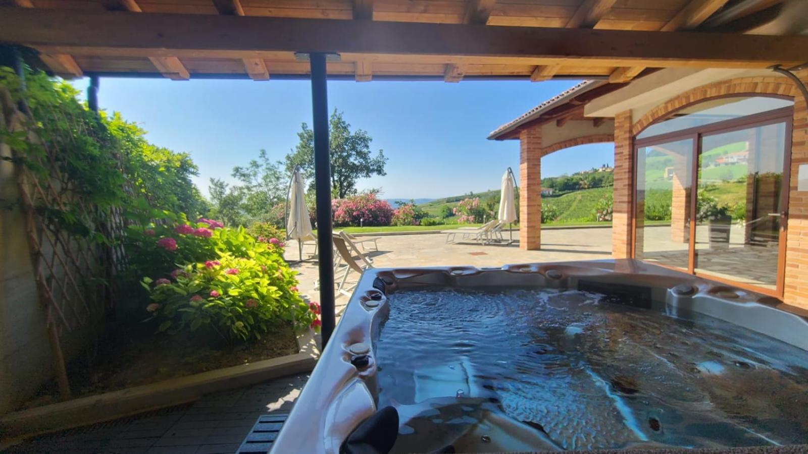 Casa Castella - Adults Only - Langhe Villa Diano dʼAlba Exteriör bild