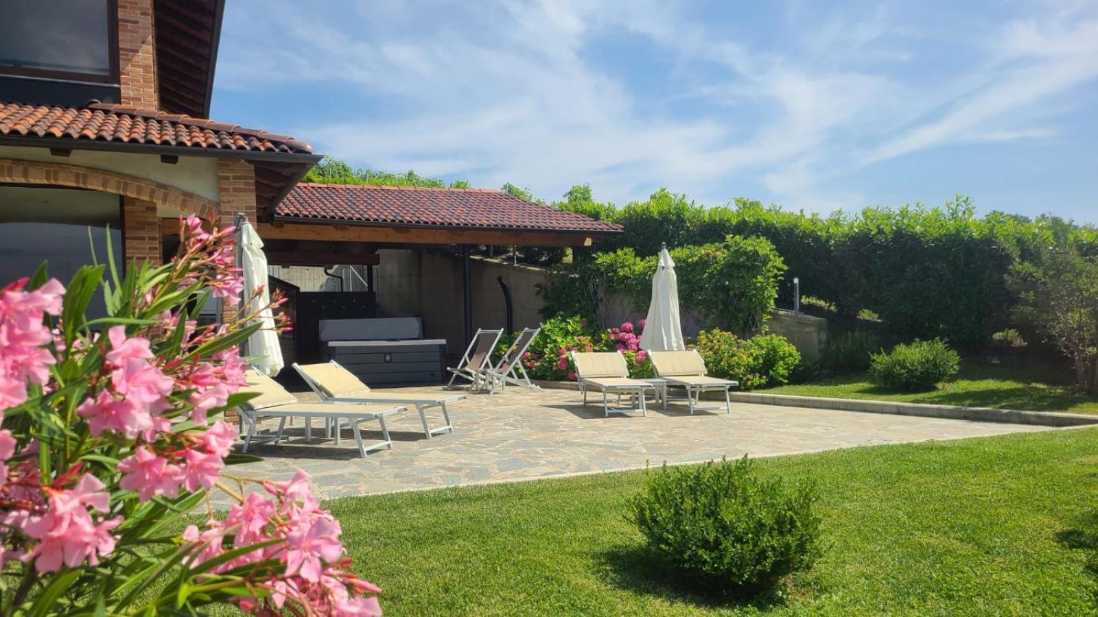 Casa Castella - Adults Only - Langhe Villa Diano dʼAlba Exteriör bild