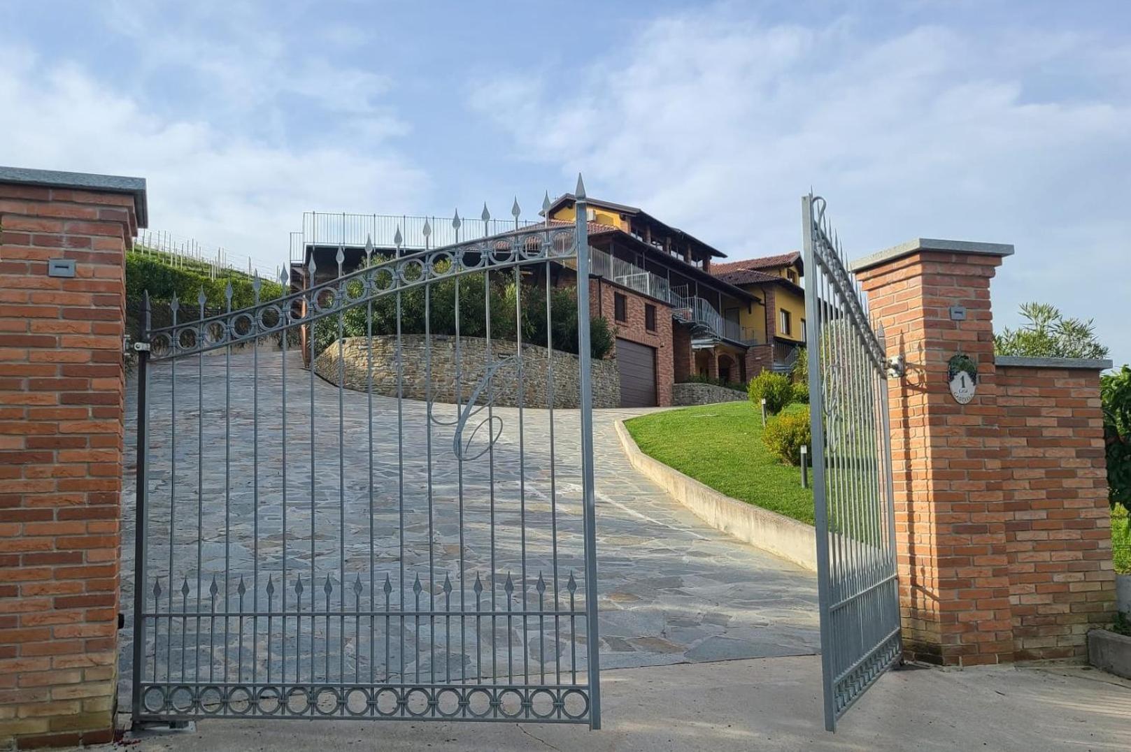 Casa Castella - Adults Only - Langhe Villa Diano dʼAlba Exteriör bild