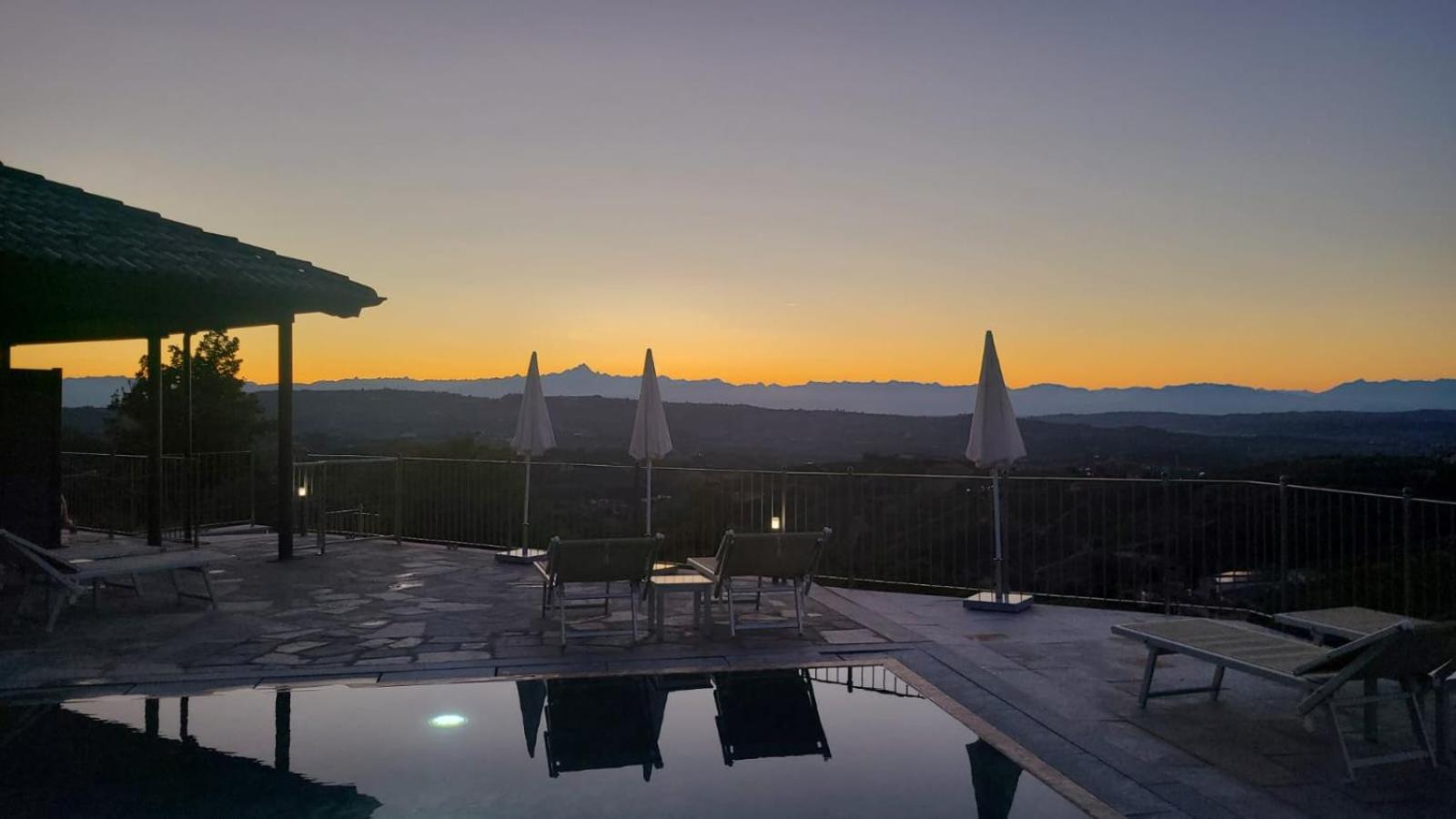 Casa Castella - Adults Only - Langhe Villa Diano dʼAlba Exteriör bild