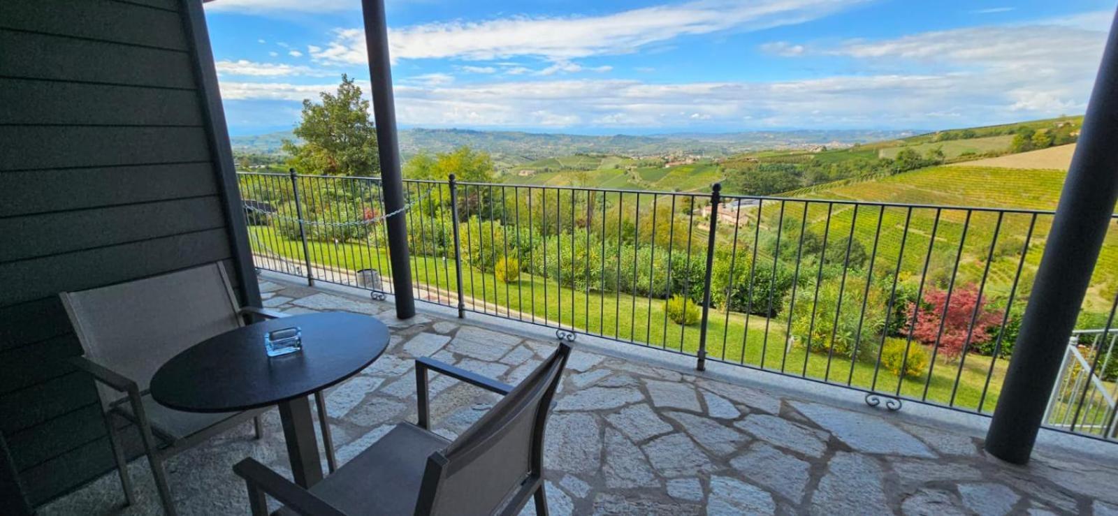 Casa Castella - Adults Only - Langhe Villa Diano dʼAlba Exteriör bild